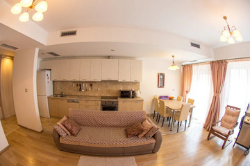 Апартаменты, 75 м², 1/3 эт.